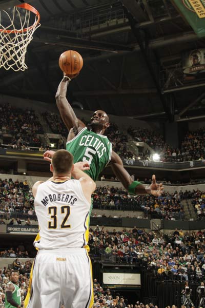  步行者末节爆发逆转凯尔特人  