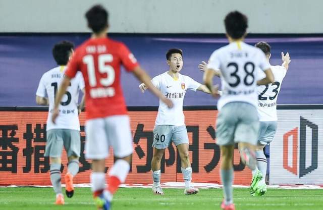  罗马锋线低迷遭升班马逼平  