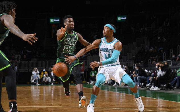  塔图姆末节爆发，绿军终结快船七连胜  